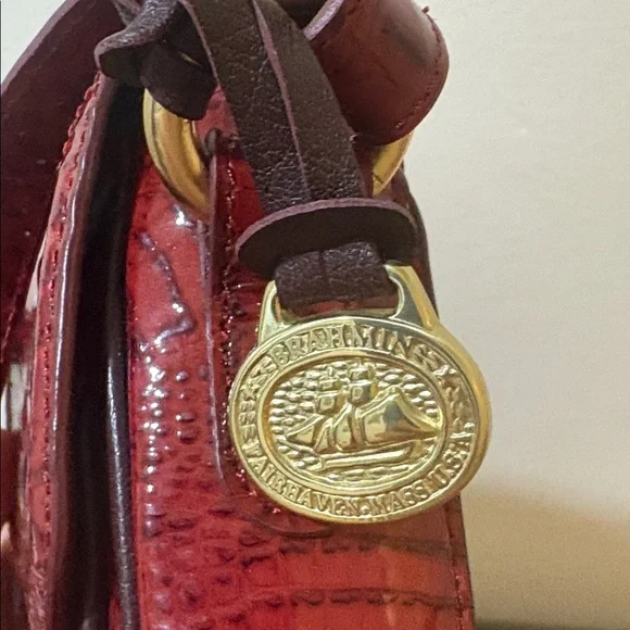 Brahmin‎ Crimson Croc-Embossed Crossbody Bag 9"x8.5" - Picture 5 of 15